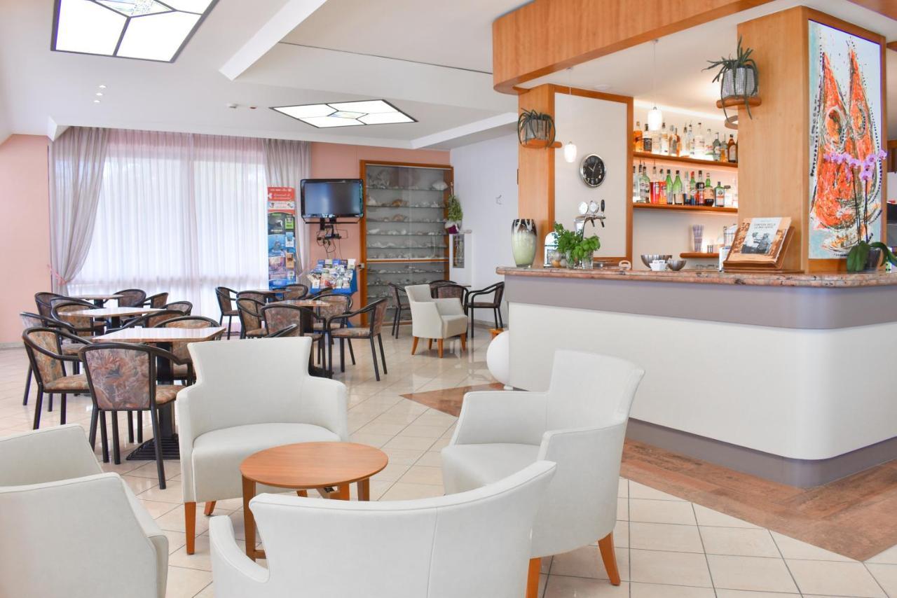 Hotel Universal Bellaria-Igea Marina Eksteriør bilde